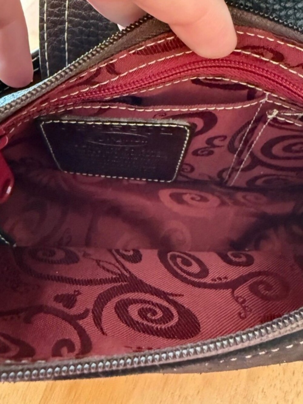 Brighton Dark Brown Leather Shoulder Bag with White Stitching - Picture 6 of 6